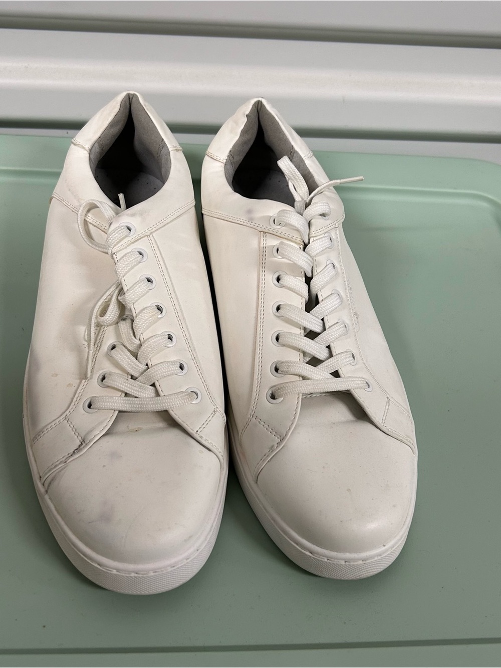 Kenneth Cole White Leather Low-Top Lace-Up Sneakers